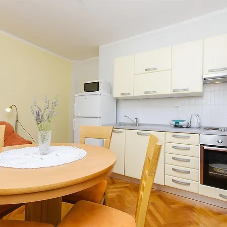 Kampanel Apartment *